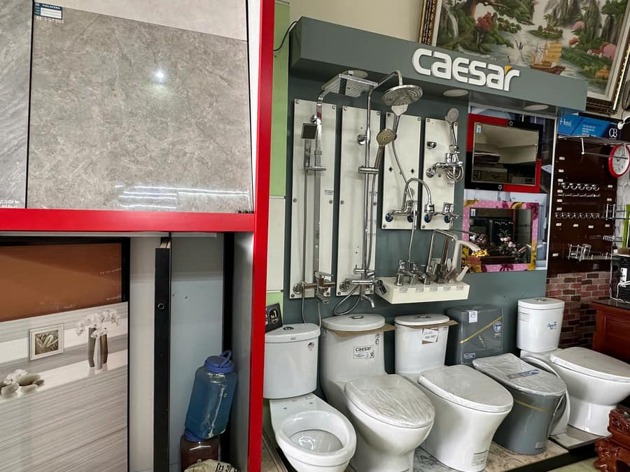 Khu bồn cầu và sen vòi Caesar